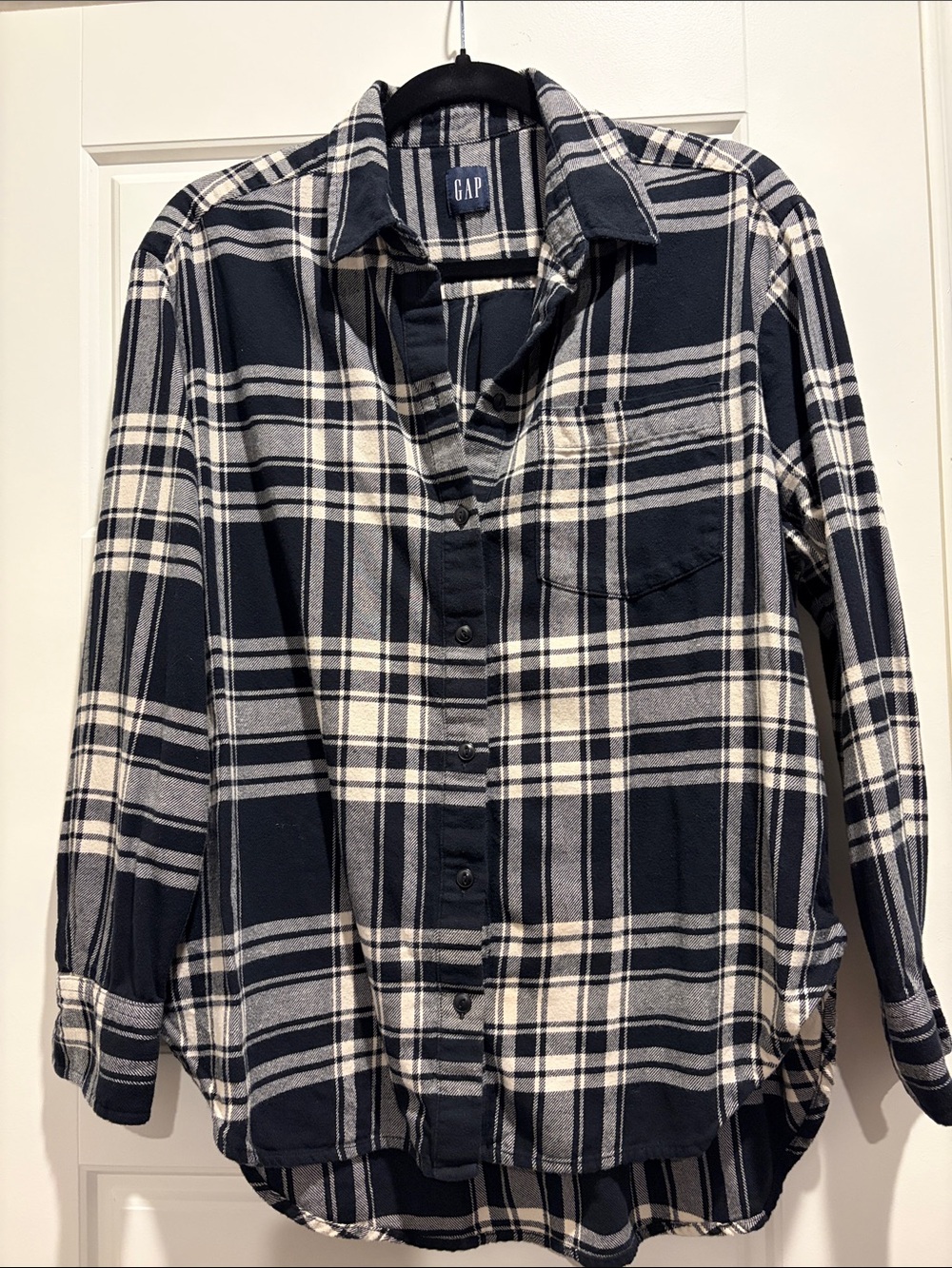 GAP black and White Plaid Long-Sleeve Button-Down Shirt